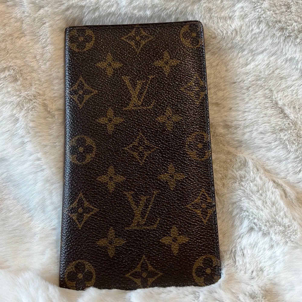 Authentic LV wallet men or women